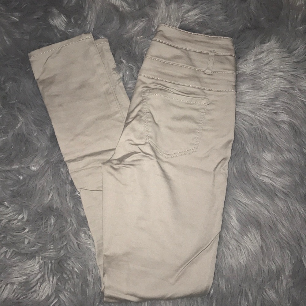 Gray high waisted jeans